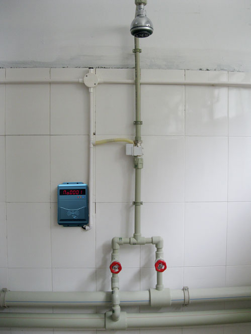 淋浴付费水控机 IC卡澡堂控水器 插卡洗澡收费系统