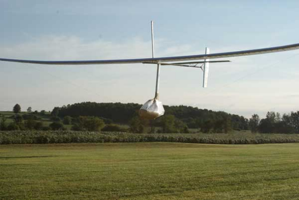加拿大发明人力扑翼飞机：时速达25公里(图)
