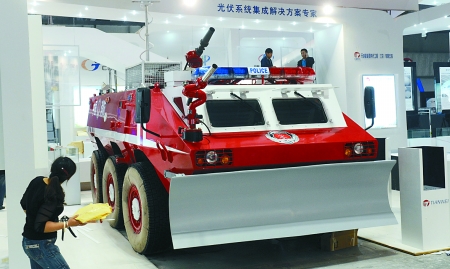 全球首款轮式装甲消防车
