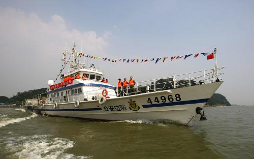 全国首艘318B型海上执法巡逻艇东莞服役