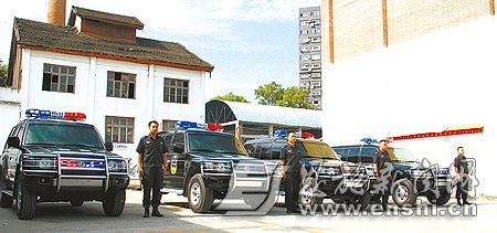 恩施特警装备越野车