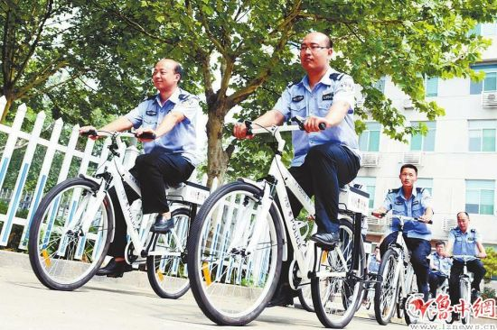 淄博高新区44辆警用自行车配发社区民警