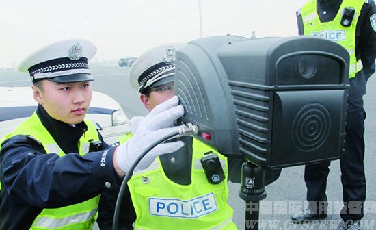 青岛胶州湾大桥启用新式电子警察