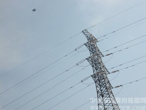 兰州电网无人机巡线完成首次试飞