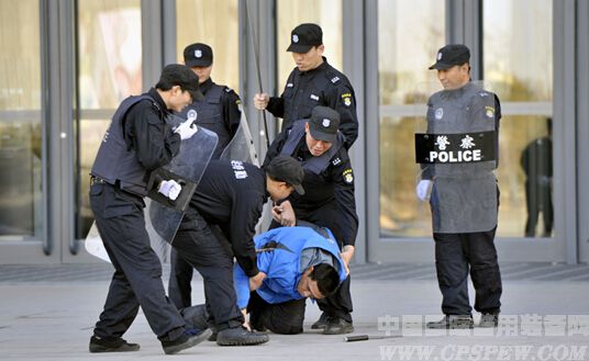 山东美术馆举办处突演练