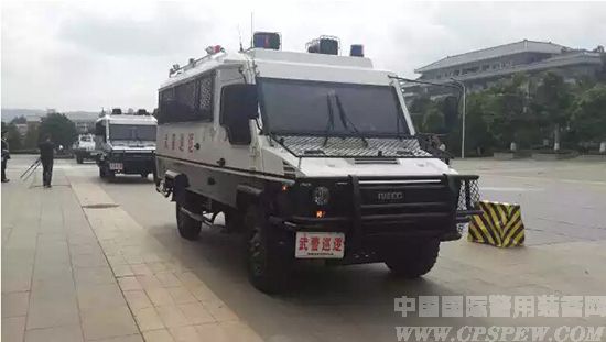 武装巡逻车全面投入昆明主城区