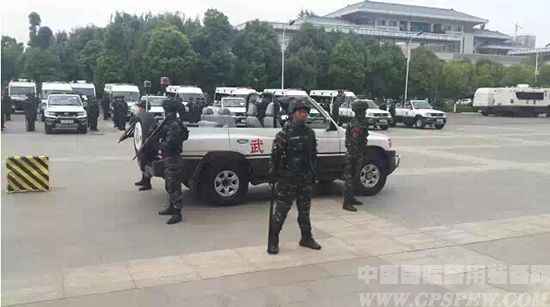 武装巡逻车全面投入昆明主城区